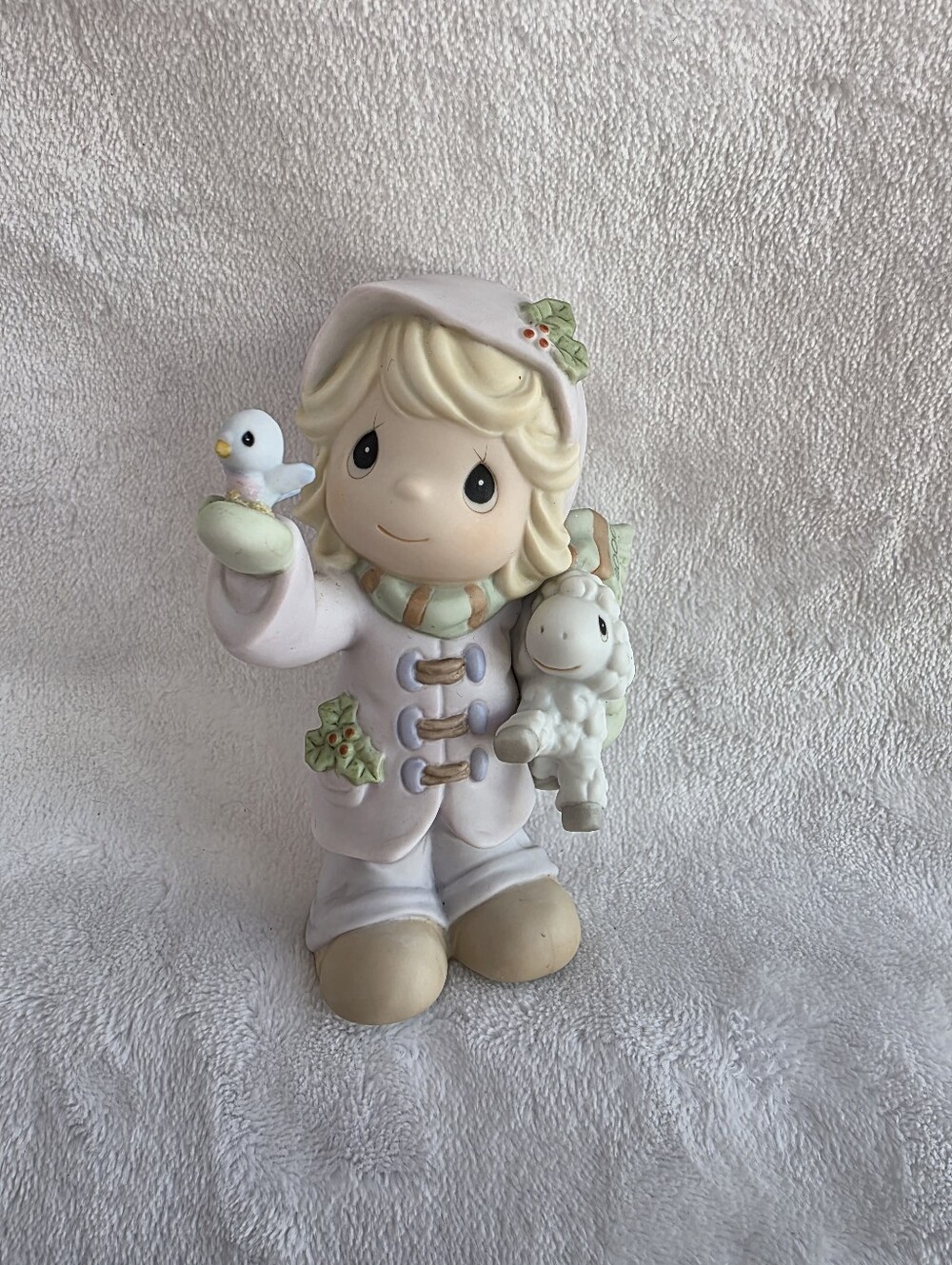 Precious Moments 2000 'The Future is In Our Hands' Figurine #730068
